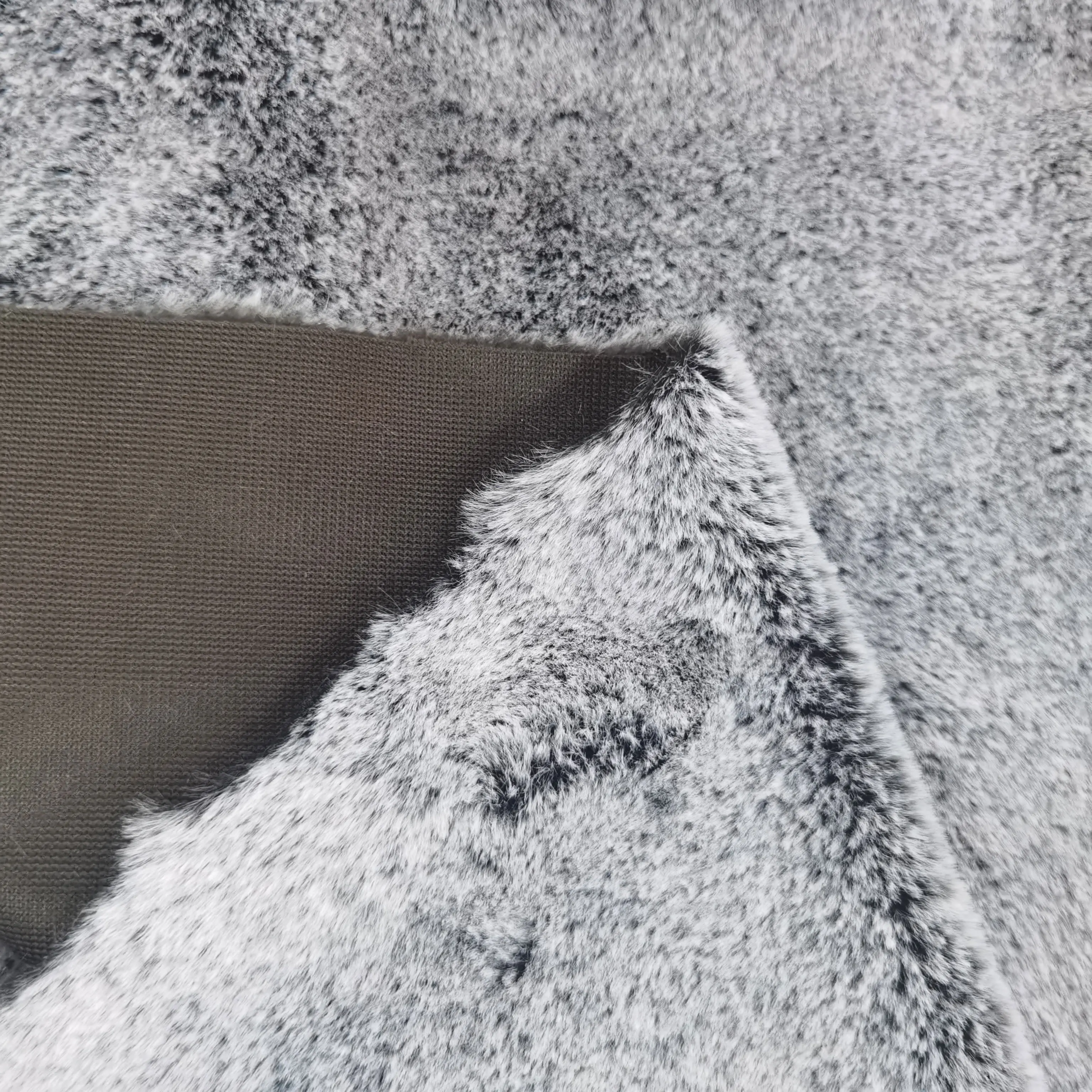 
Discharging print pv long hair shaved white minky soft pink velvet rabbit velvet fabric home textile fabric 