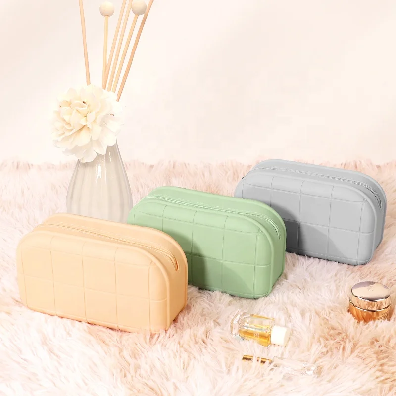 Oem Fashion Ladies Jelly Purse Make Up Beauty Skincare Ladies Pouch Makeup Bag Silicone Wallets Small Soft Silicon Cosmetic Bag