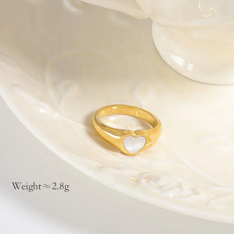 MICCI 18K Gold Stainless Steel Small Heart Love Ring Female Student Ladies Wear Black Resin Shell Tiny Heart Rings for Women