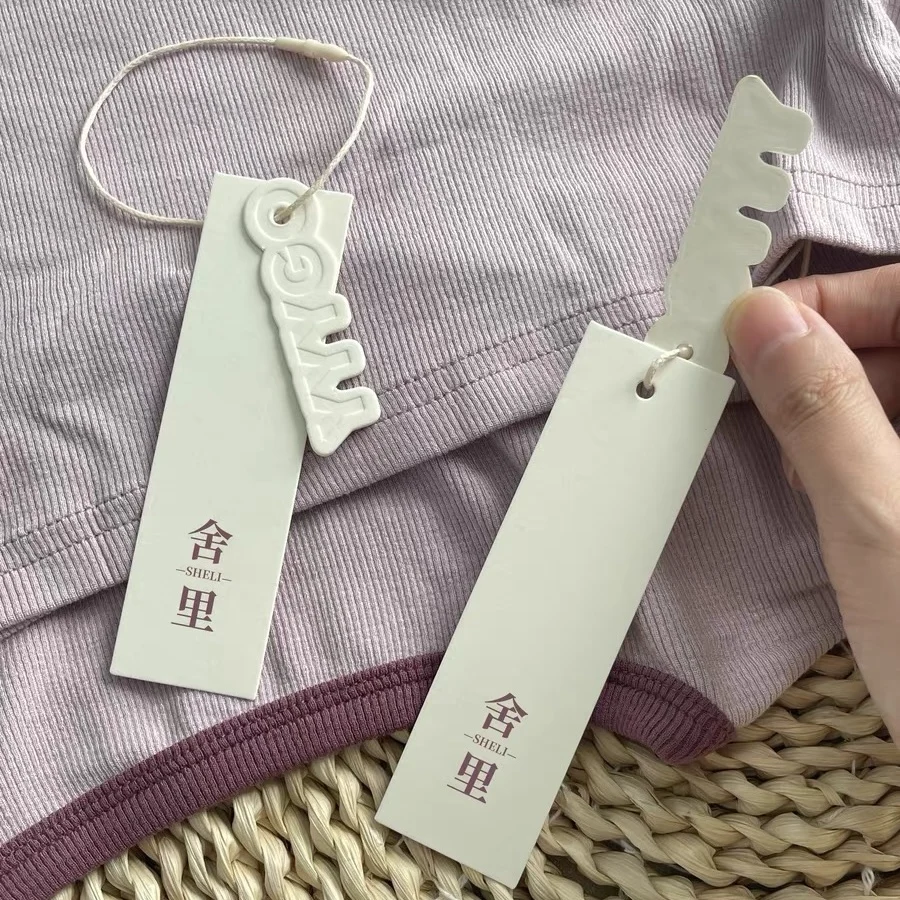 High Quality Cheap Embossed Paper Garment Swing Tag  Eco-Friendly  Clothes Tag With Custom Logo With String Rope