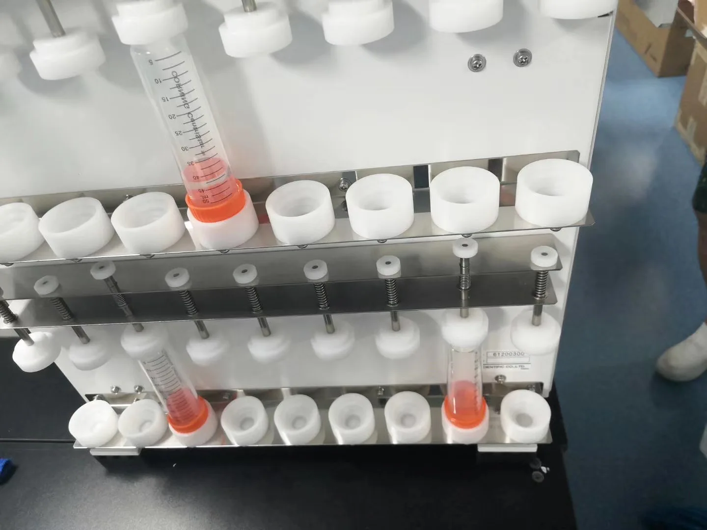 
Laboratory Double Sided Vertical Reciprocating Vibration Shaker For Separatory Funnel SA400 