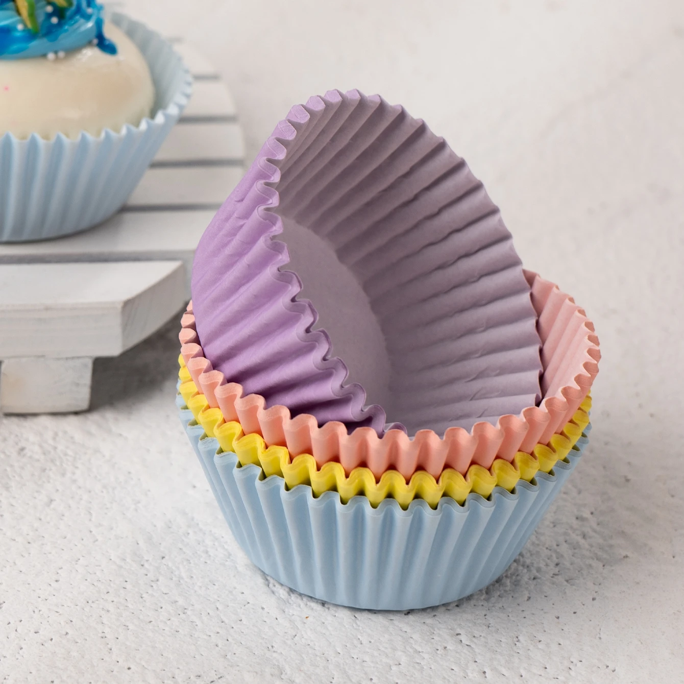 Customizing colorful Muffin Cups  Food Grade Paper cupcake Moulds   40gsm for party  bakery paper