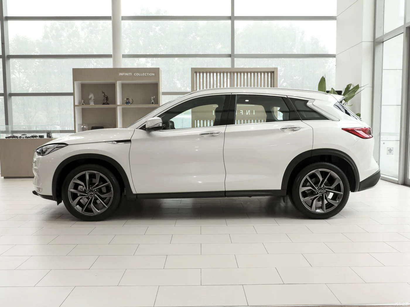 2022 в наличии бензиновый автомобиль INFINITI QX50 2 0 T 4WD флагманский выпуск 5-дверный 5-местный большой внедорожник высокоскоростная новая модель для продажи