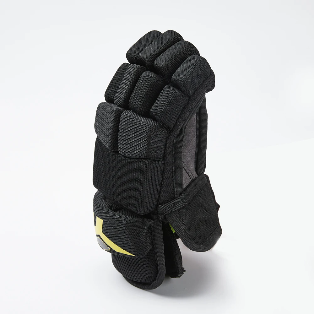 Ice Hockey Player Gloves Shin Pads Ice Hockey Vintage Ice Hockey Helmet  neck protect
