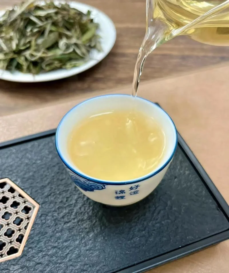 Фуцзянь белый пион чай Органический фудинг Bai Mu Dan Yinzhen Серебряная игла