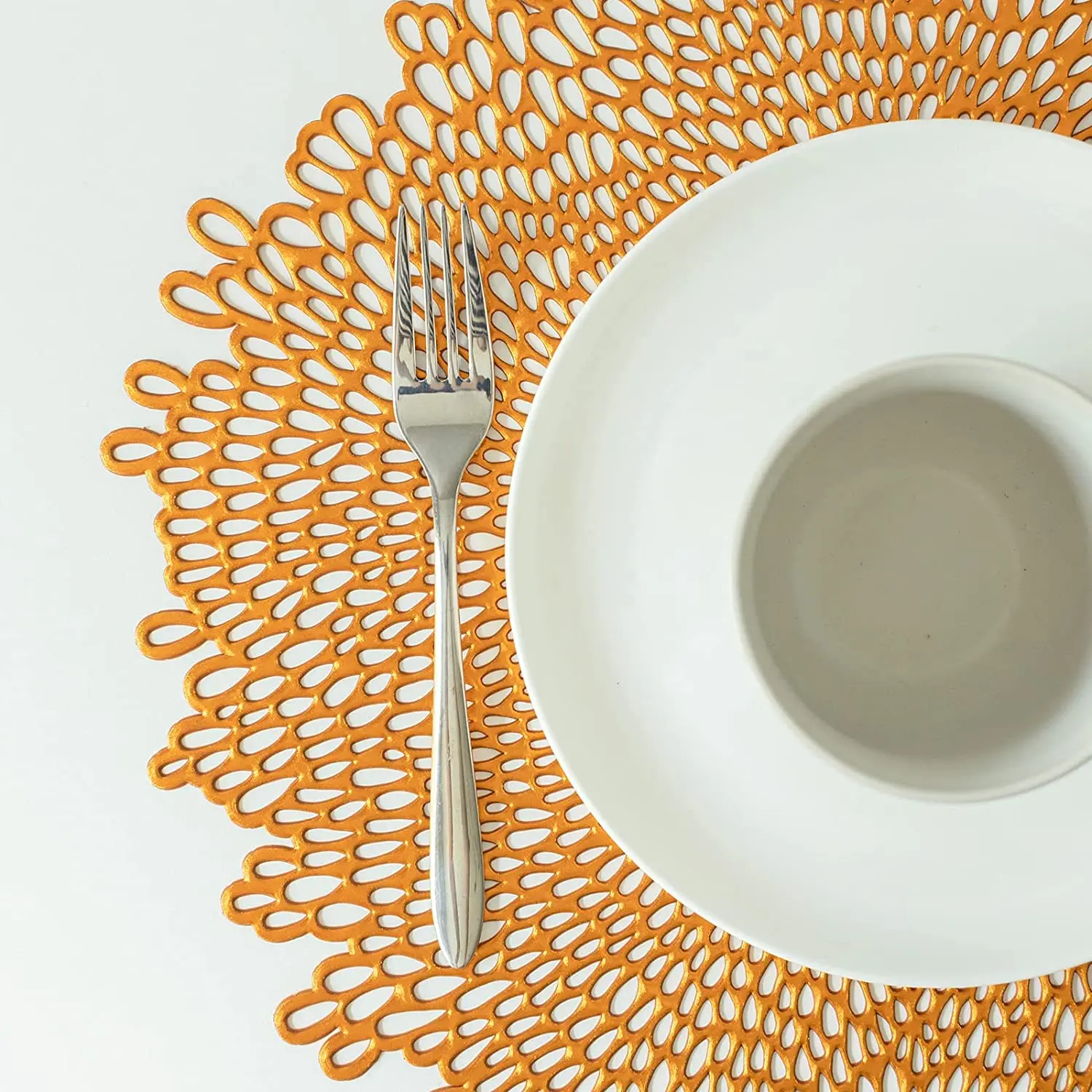 Benson Mills Bloom Pressed Vinyl Placemat Set Kitchen and Dining Table Mats for Wedding