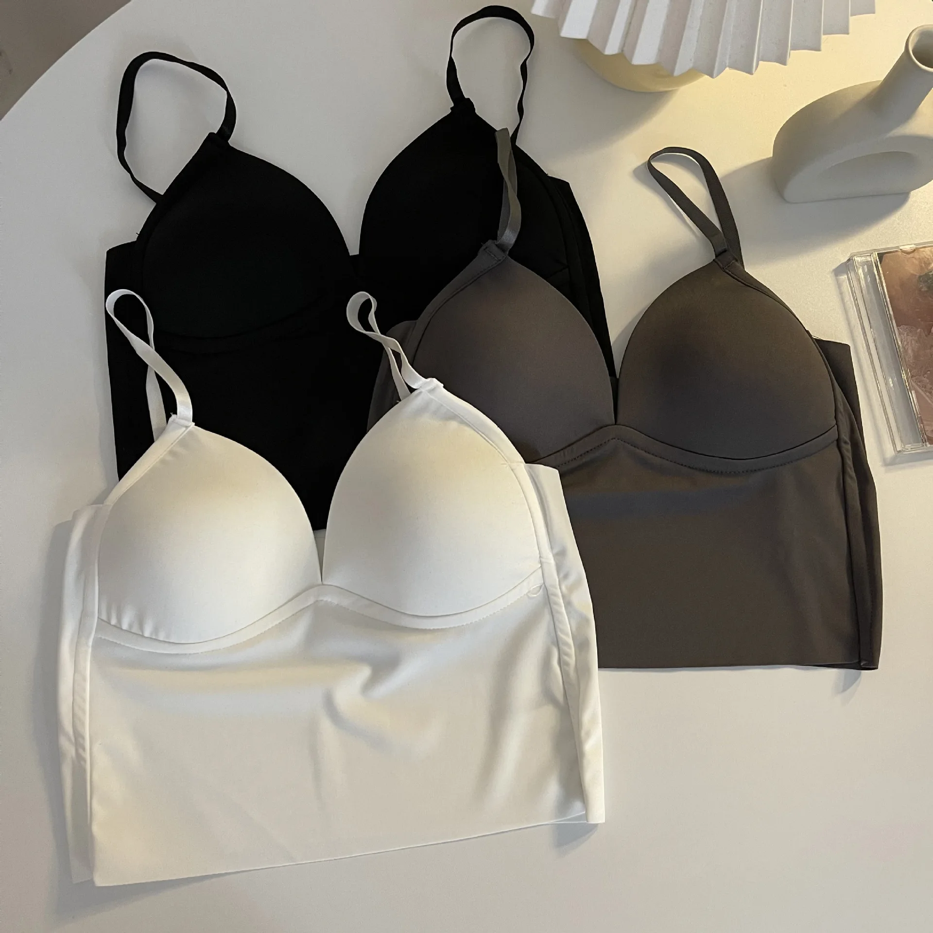 Женские Ice Silk спортивные застежкой-молнией на спине обернутое вокруг груди пикантные Беспроводной Йога мягкий бюстгальтер