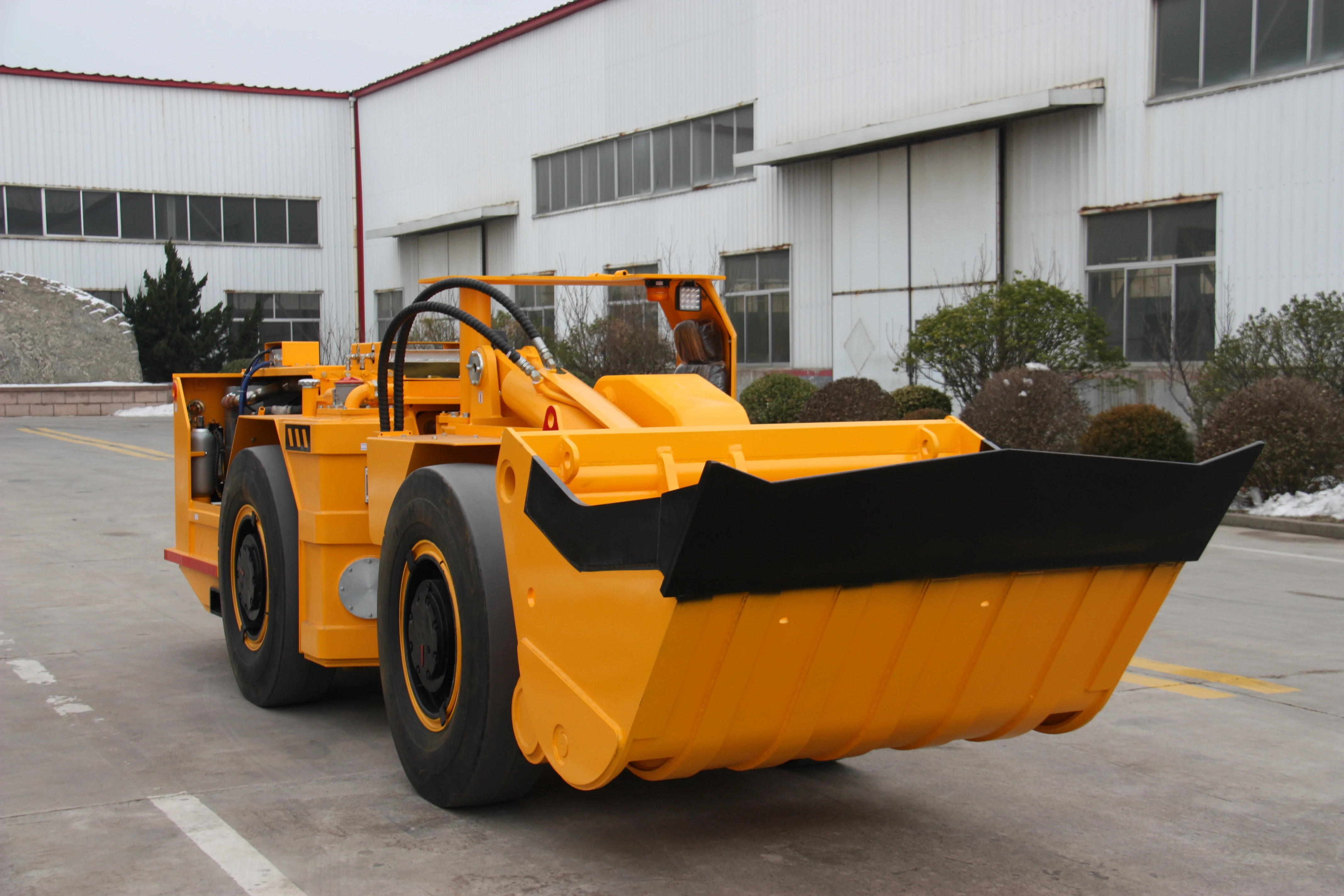 Shandong Tuoxing Factory Direct Sale tunnel mining machinery underground mining wheel loader scooptram 1 cubic yard