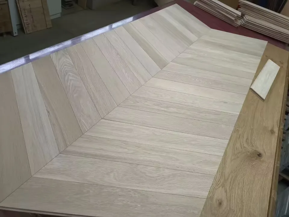 KANGTON Chevron Fishbone AB Grade Prime Oak Wood Engineered Parket Flooring