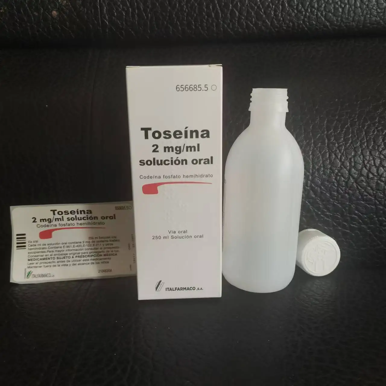 Hot sell popular Empty 250ml 8oz frosted pe plastic pharmaceutical crc Tamper proof cap bottle with Toseina label sticker