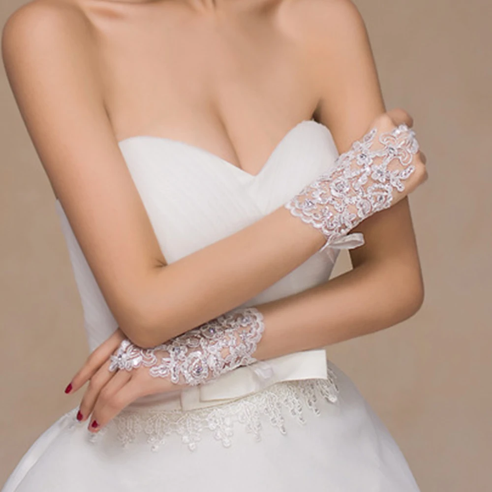 New Short Fingerless Lace Bridal Wedding Gloves Women Wedding Accessories Embroidered Bridal Tulle Hand Gloves Wrist Length