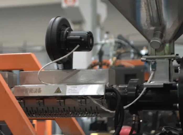 Leshan Powerful Function PP PE Plastic Bottle Blow Molding Machine