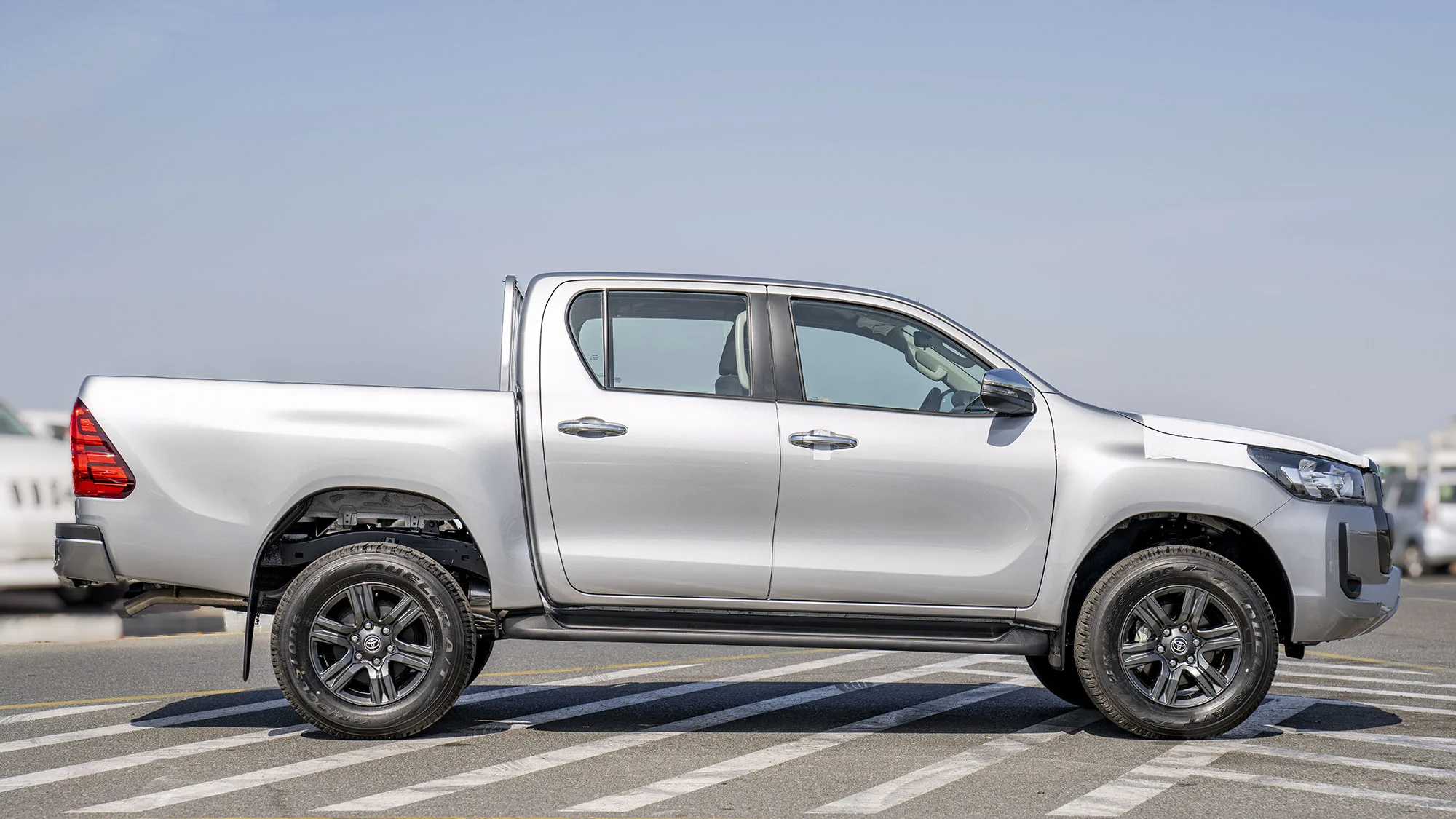 Barely used  2019-2023 TOYOTA HILUX DC 2.4D AT 4X4  2024 Car RHD/LHD READY TO DELIVER TO DOOR