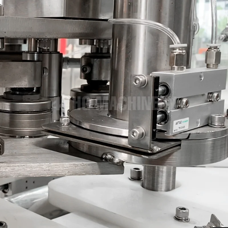 12 heads automatic anti corrosive can rotary gravity filling machine filling production line