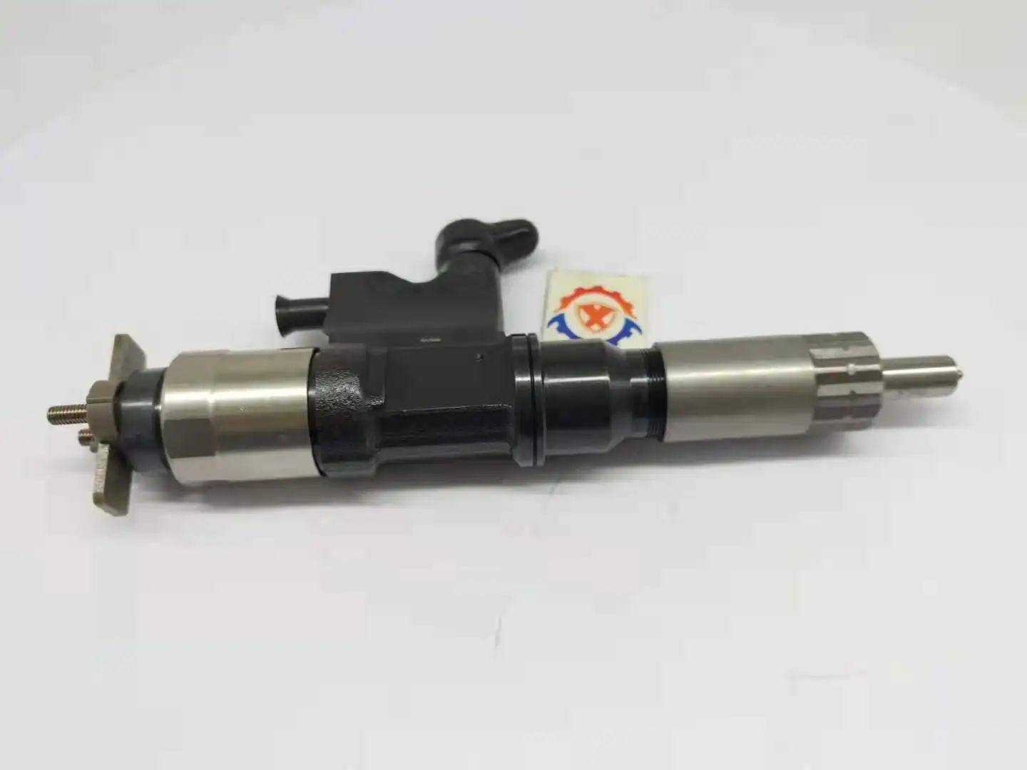 XUNPO EXCAVATOR PARTS 4HK1 6HK1 ENGINE PARTS 095000-0641 095000-0640 Common Rail Fuel Injector