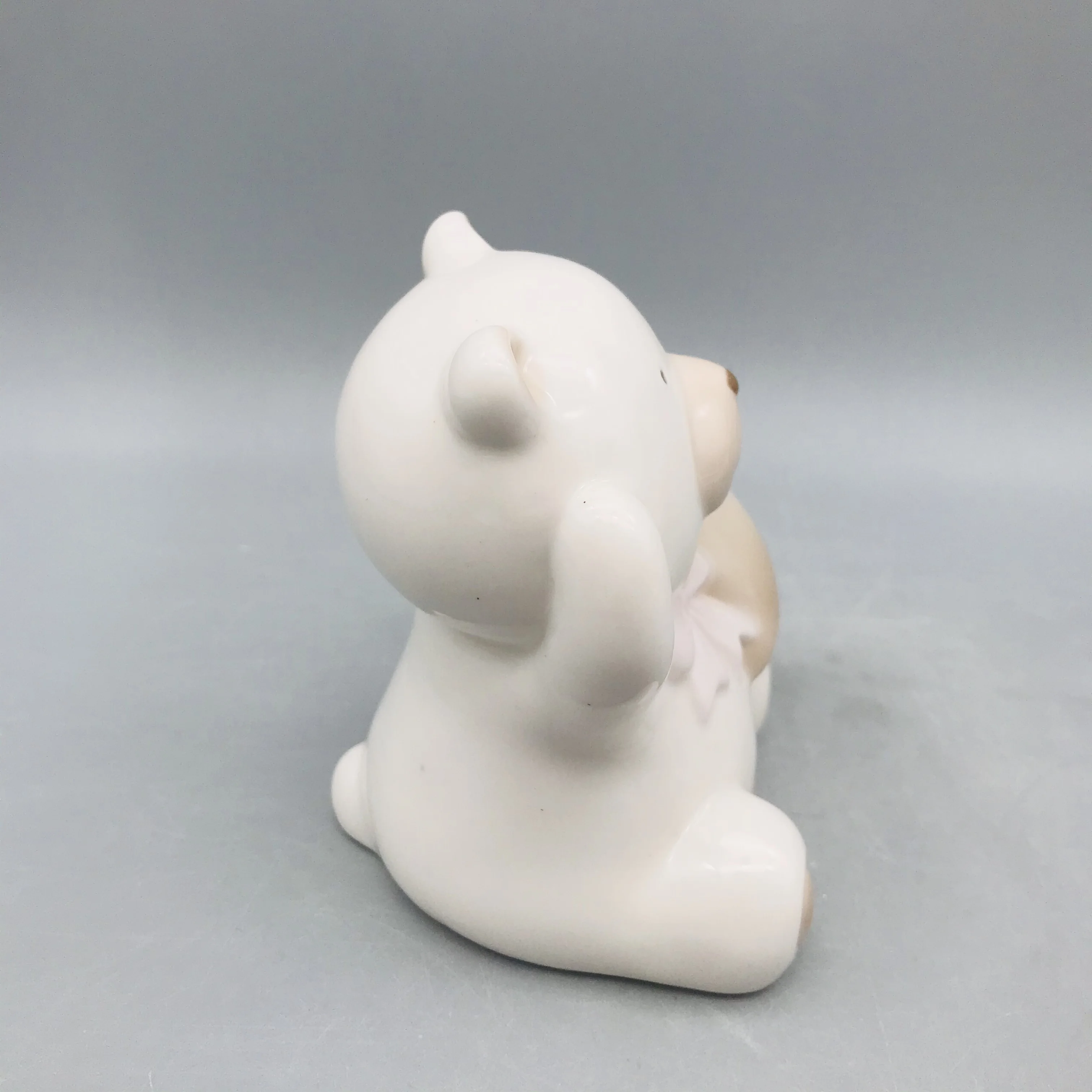 Low MOQ cute design handmade ceramic teddy bear decoration