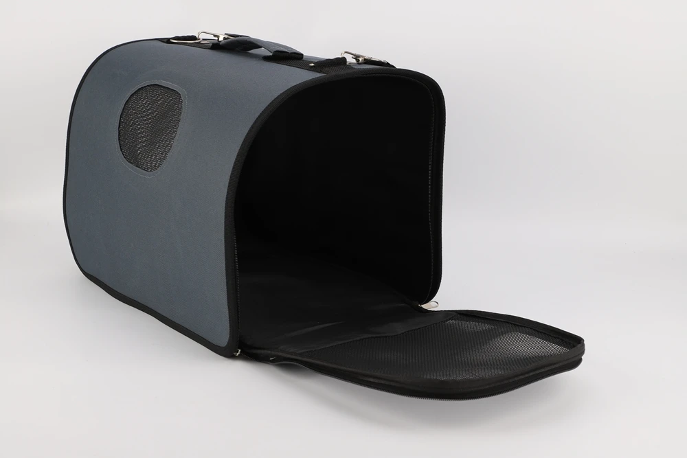 Cozy Friendly Pet Carrier Durable Polyester Fabric Fluffy Filling Comfortable 100% Polyester Fluffy Filling Pet Carrier