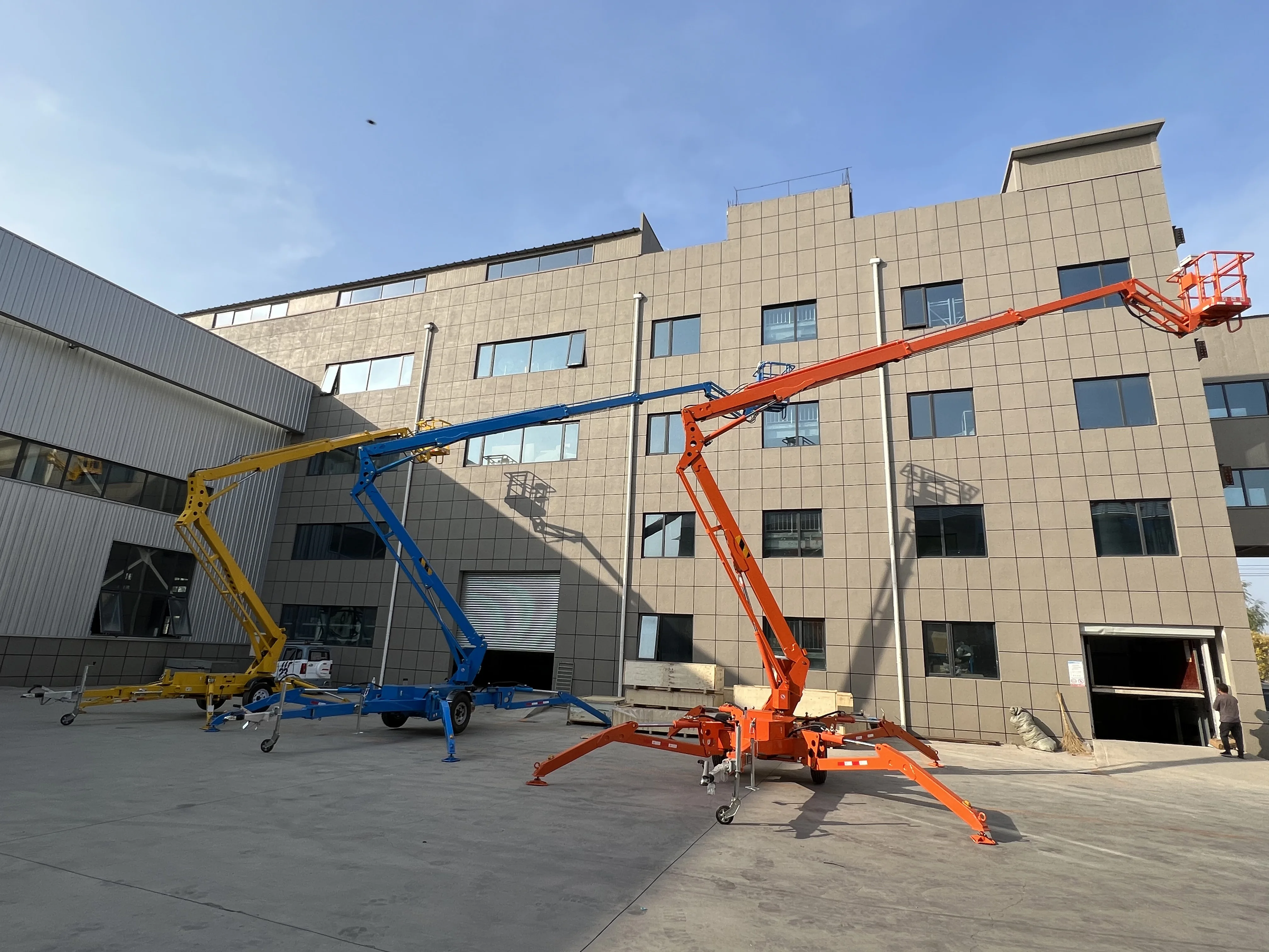 P-128 Aerial work towable articulated telescopic boom lift cherry picker hydraulic lift for sale