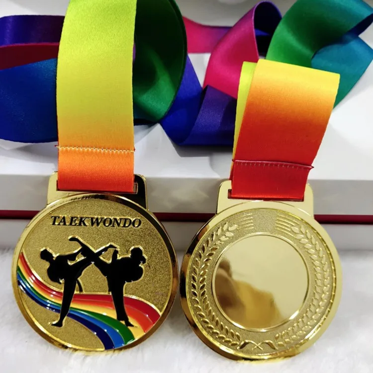 China Manufacturer 3D Design Your Own Zinc Alloy Gold Marathon Custom Metal Medal With Lanyard folk crafts