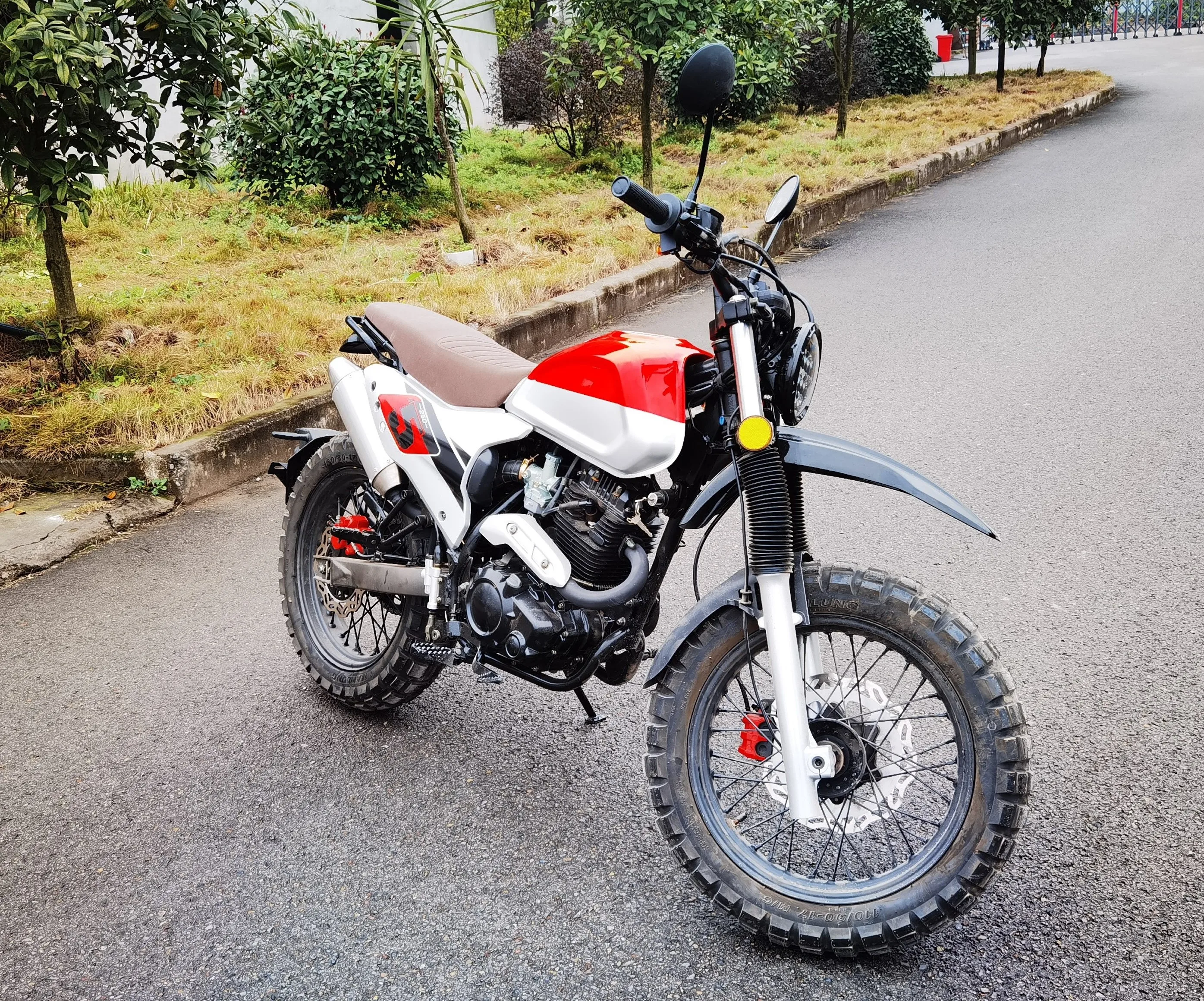 Мотоцикл LONCIN RE250CC в стиле ретро