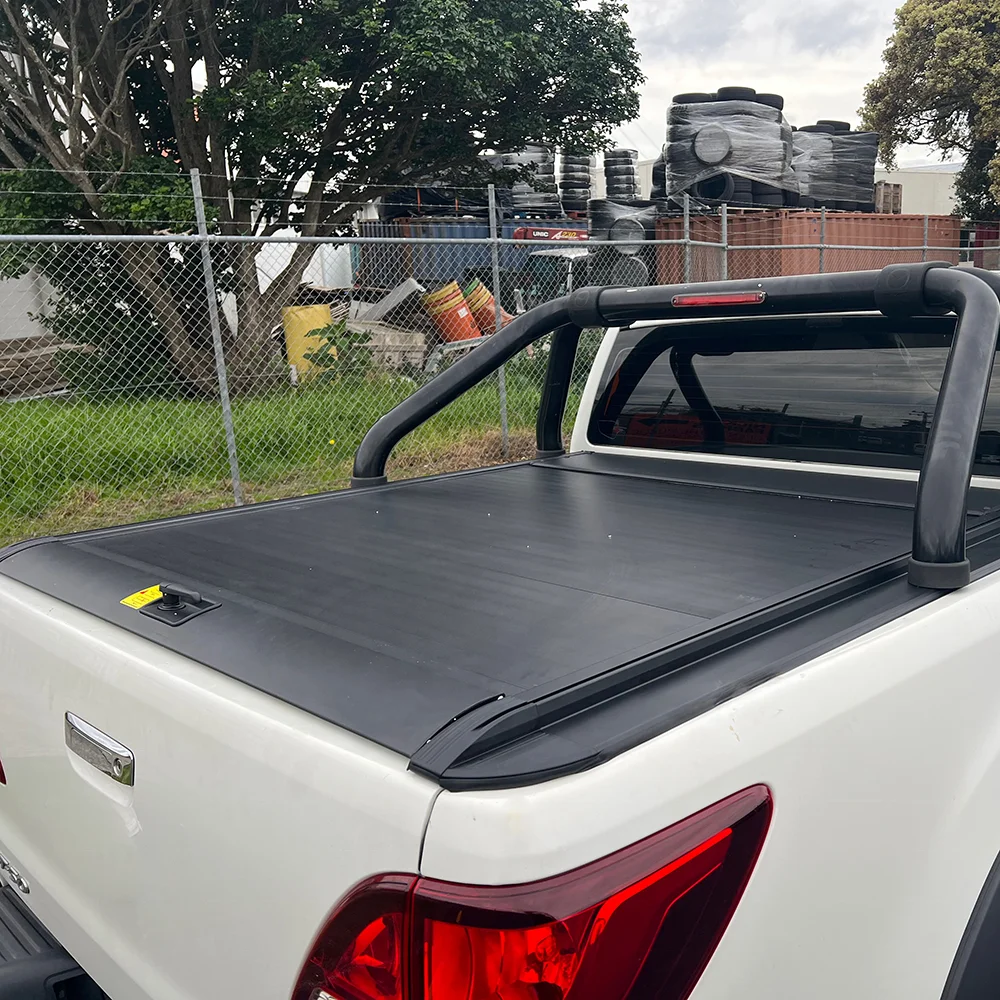 Chinese Manufacture Retractable Pickup Truck Bed Cover Roller Lid For Toyota Hilux Revo SR5 2022-2023 Manual Cover
