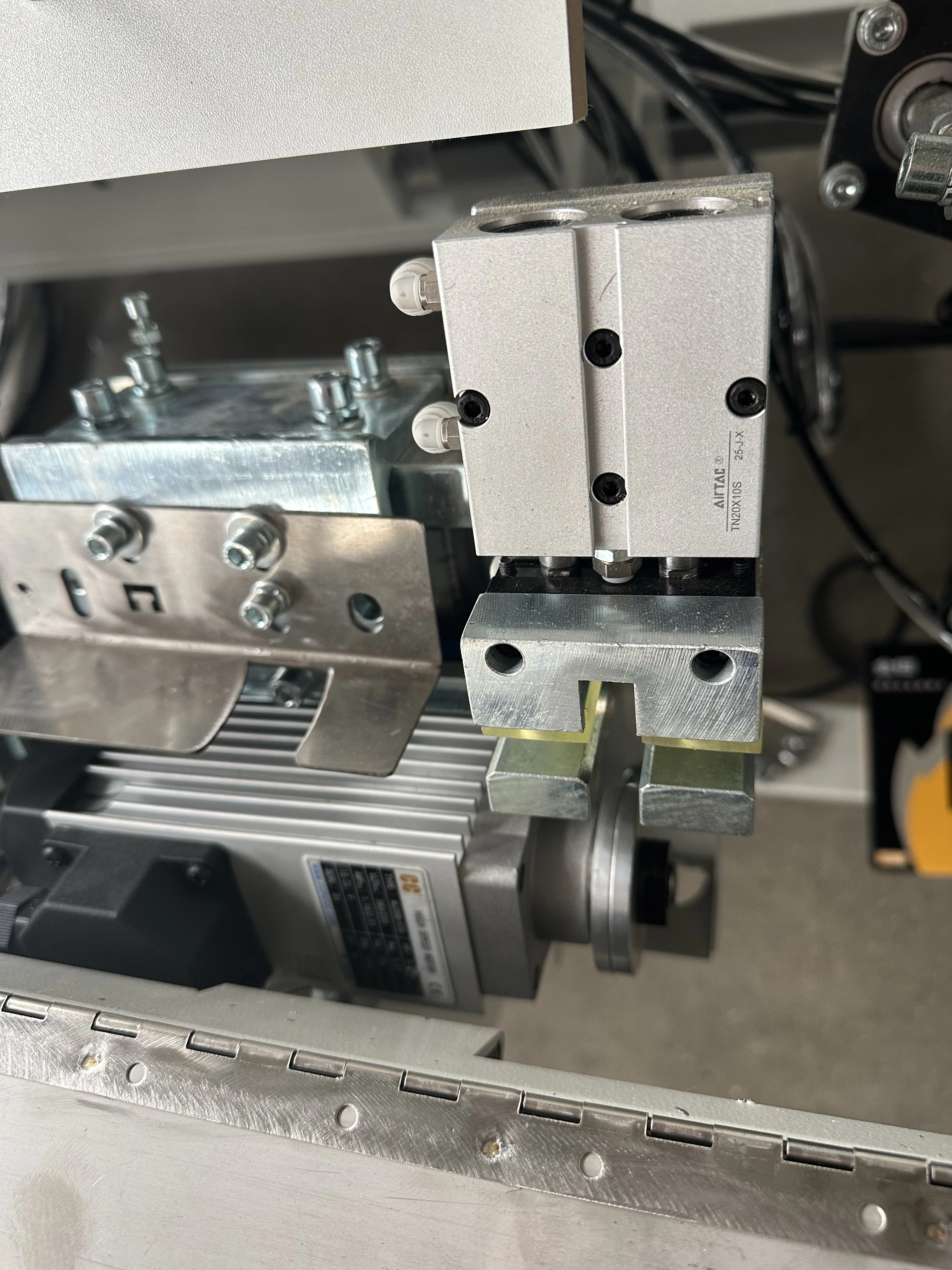 High-Speed Automatic Spacer Bending Machine for Aluminum Spacers Multiple Bending Modes for Glass Industries