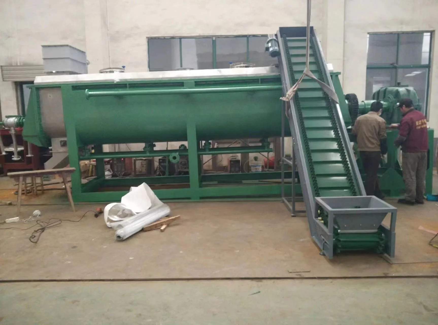 Horizontal steam hot oil solid waste sewage sludge dryer with low energy low temp from SenVen