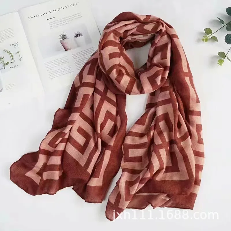 Manufacturer Customized Silk Printing Logo Ladies 180*90cm Geometric Printing Satin Silk Scarf Shawl Silk Scarf