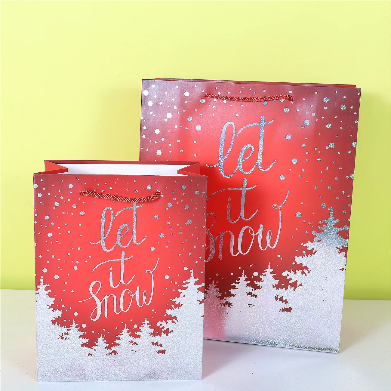 Экологически чистая белая бумага FSC, различные Рождественские снежинки, подвесные рождественские подарочные пакеты