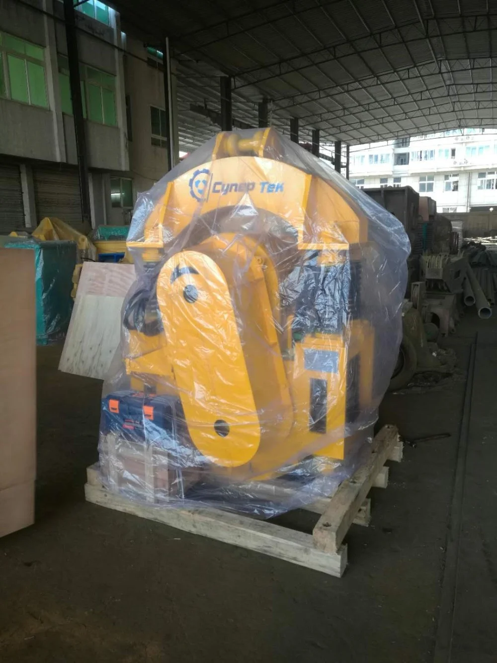 Crane type RT-60 vibratory pile hammer for steel sheet pile and pipe piles electric vibro hammer for sale