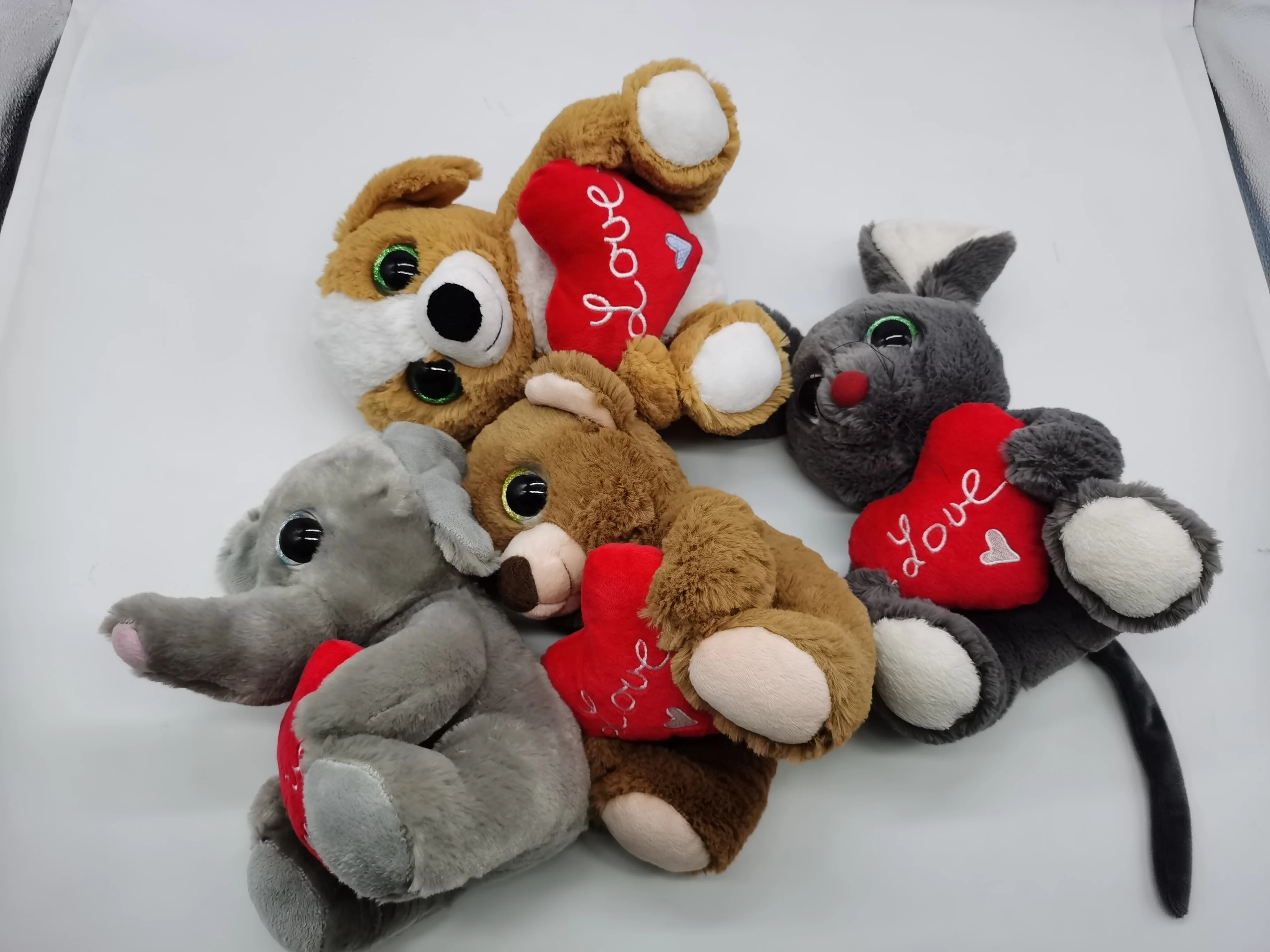 20CM Custom Plush Toy Valentines Gift Stuffed Animal Toys with Heart Pillow Wholesale