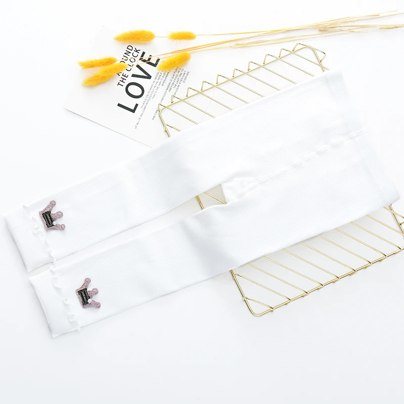 
Selected knitted fabrics can be worn in spring and autumn for girls aged 3-10 