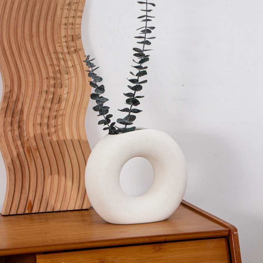 Modern living room porcelain home decor vase cute small custom nordic ceramic donut flower vase for pampas