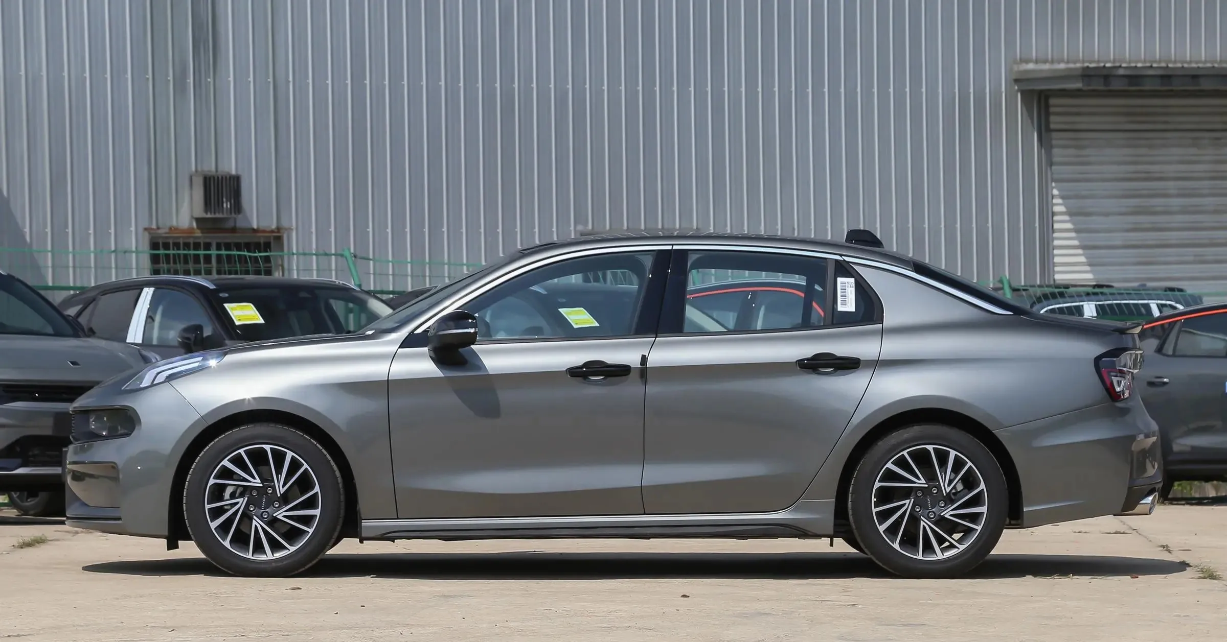Взрослый подержанных автомобилей новой энергии автомобиля Lynk & Co 03 2023 модель 1 5 T EM-F AM автомобили для с хорошим спросом и высоким скорости электрического транспортного средства