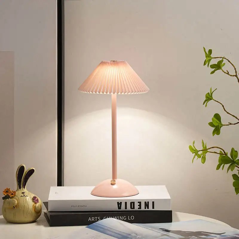 Modern Luxury Touch Night Light lampada da tavolo Battery Rechargeable Restaurant Cordless Fabric Folding Led Table Lamp