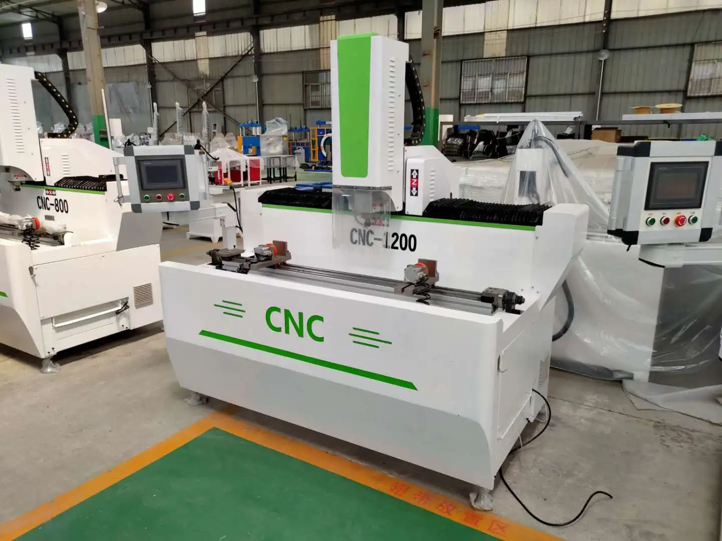  Заводской алюминиевый профиль CNC фрезерный и сверлильный станок для алюминиевых окон