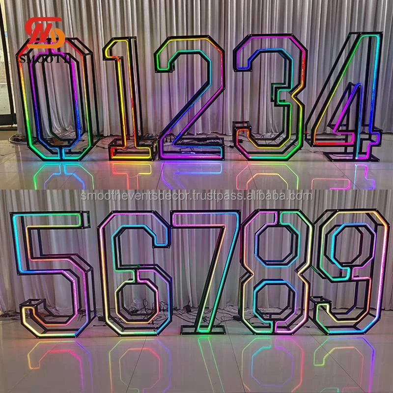 Гладкий Прохладный RGB Световой фон с цифрами 4ft Гигантский черный металлический каркас с цифрами для вечеринки