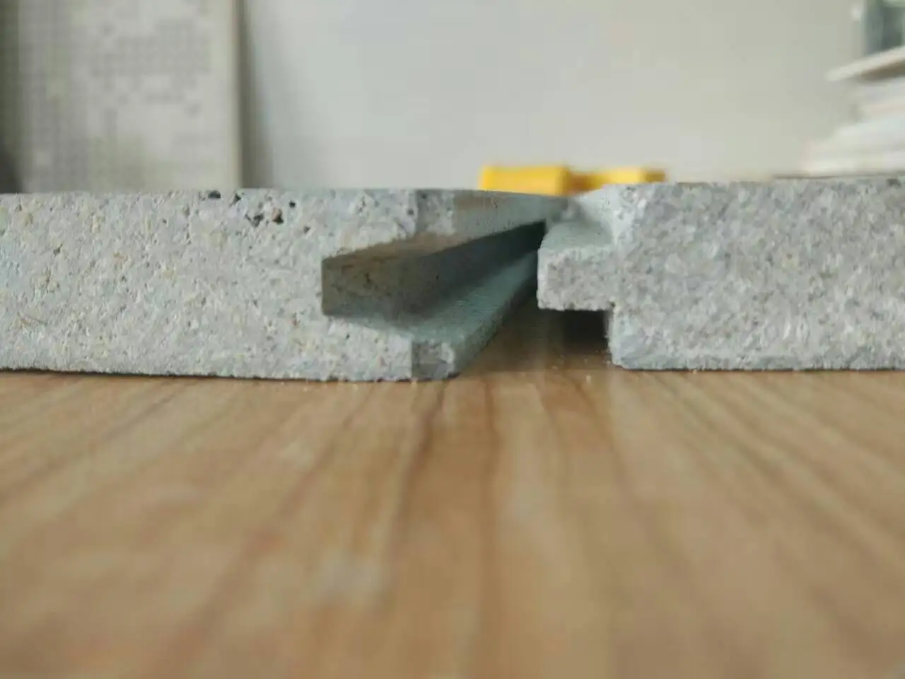 Mgo floor  board is an ideal choice for high density, strong load bearing, suitable for a variety of floor engineering needs.