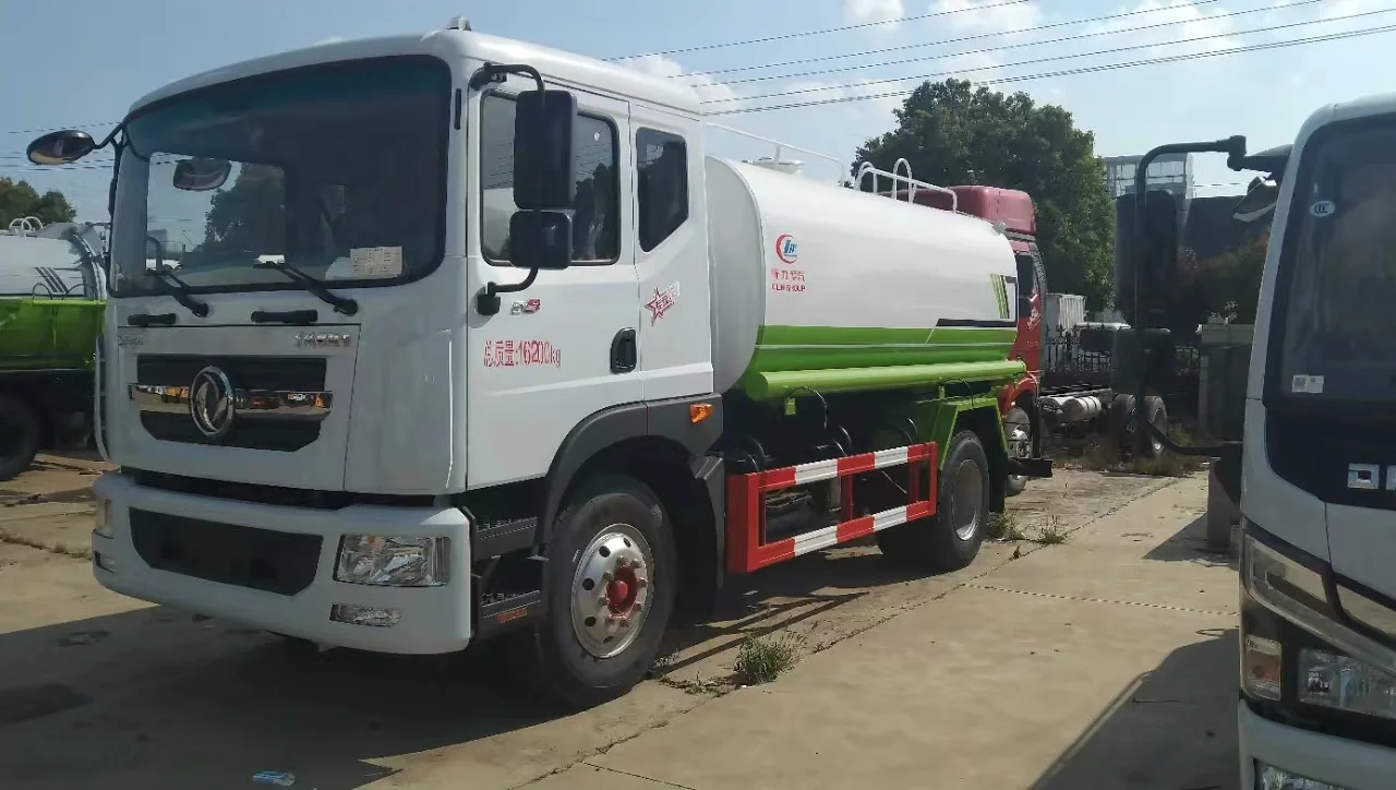 DONGFENG 4x2 Mini Street Watering Cart New 5CBM 10CBM Diesel Fuel Tank Truck for Farms with Pump Motor Engine 6x6 Drive Wheel