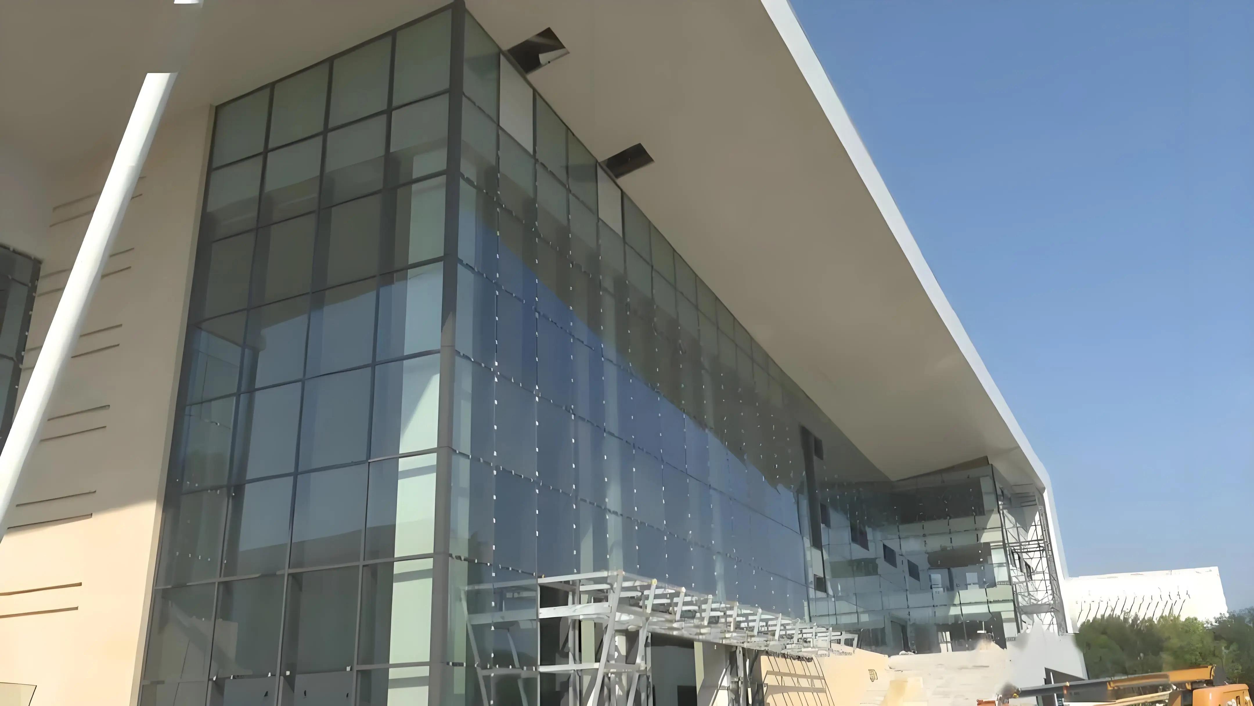 Stadium Roof Gym Clear Laminated Safety Glasses Low Iron Construction Tempered Glass Floor Decoration Bulletproof Use Direct