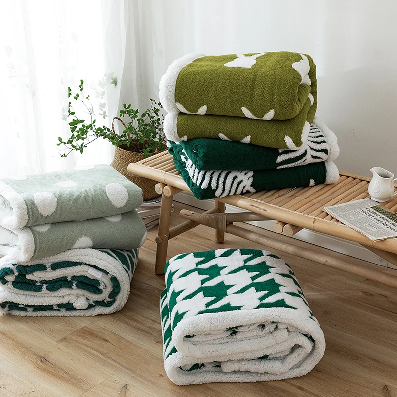 100% полиэстер, оптовая продажа, жаккардовая односторонняя фланелевая многофункциональная ткань для домашнего одеяла