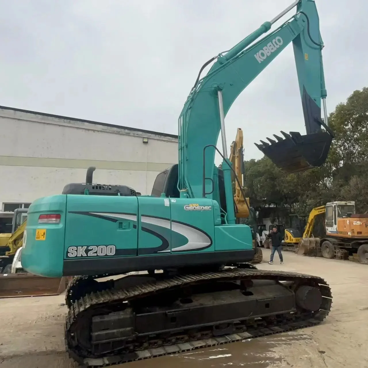 Новое поступление японские экскаваторы kobelco SK200 распродажа