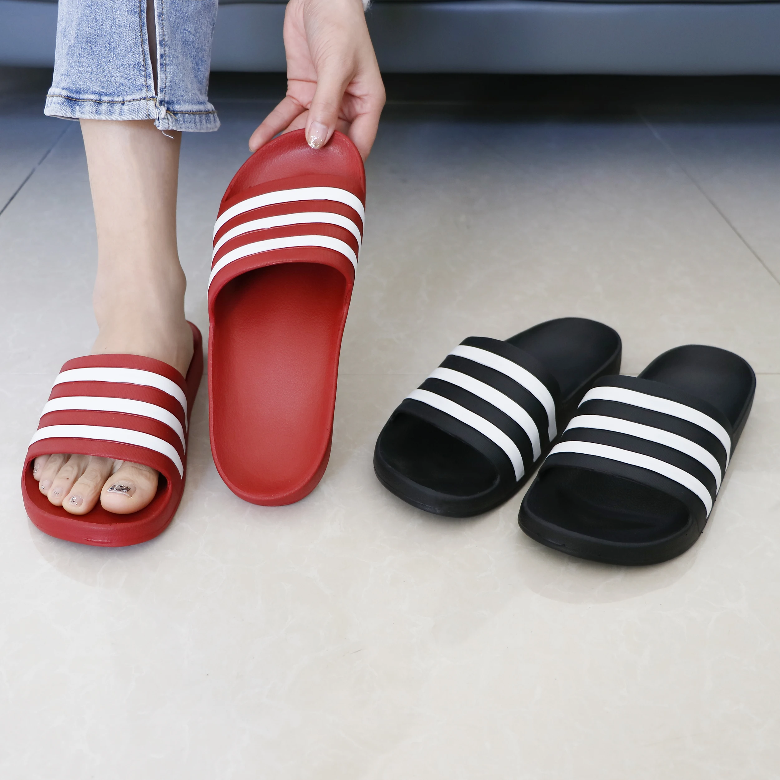 China Manufacturer Custom Bath Beach Couple Sandals Slides