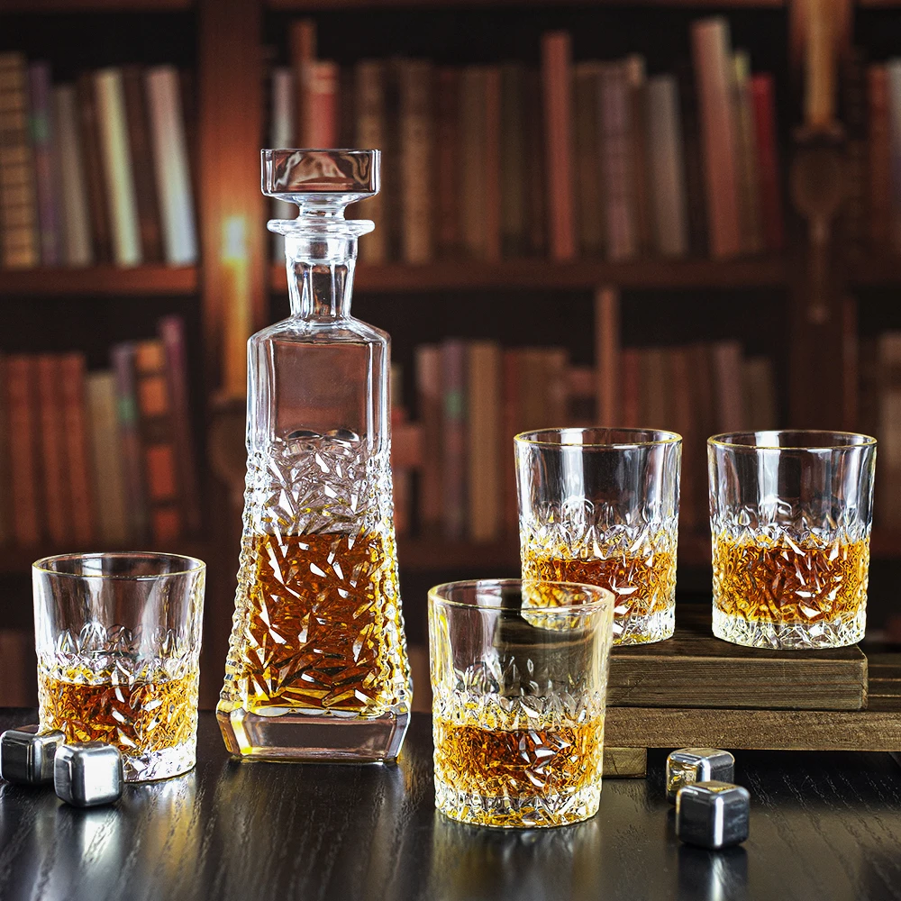 NOVARE New Design 700ml Whiskey Decanter Set Crystal Decanter Set With 4 Double Old Fashioned Glasses