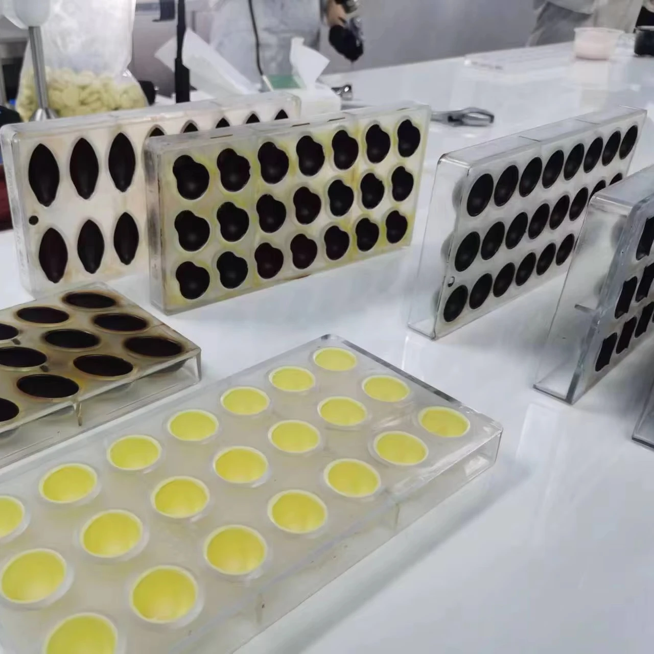 2024  Hot Sale multi-shaped polycarbonate PC Chocolate Molds Chocolate Cake Making Molds