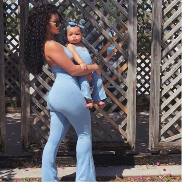 
Amelie Hot Selling Halter Sleeveless Solid Color Summer Fashion Mother And Daughter Sets One Piece Long Flared Jumpsuits Amelie Hot Selling Halter Sleeveless Solid Color Summer Fashion Mother And Daughter Sets One Piece Long Flared Jumpsuits