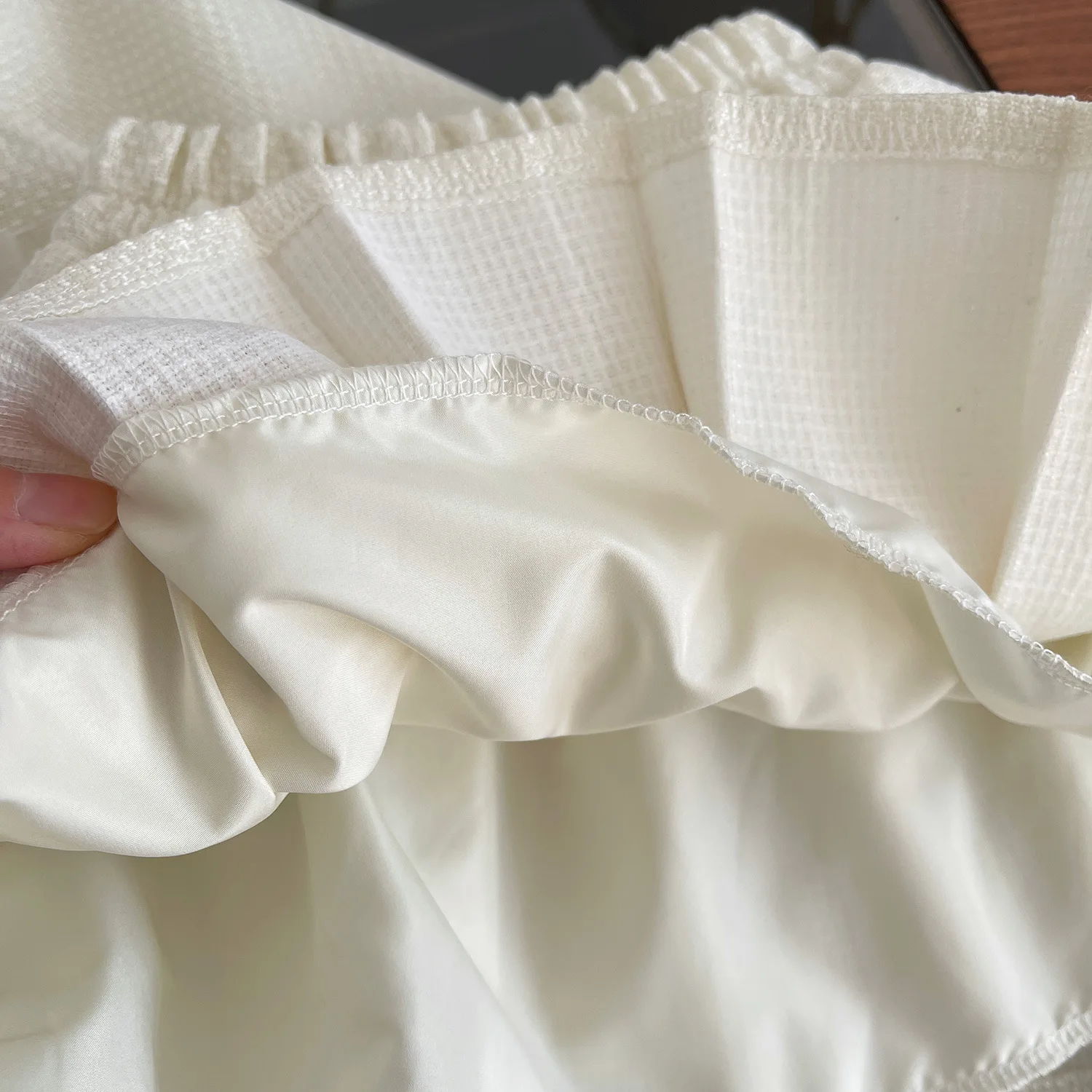 2024 New Children Girl Beige Jacket + Pleated Skirt 2 pcs Prppy Clothing Set 2-7 Years