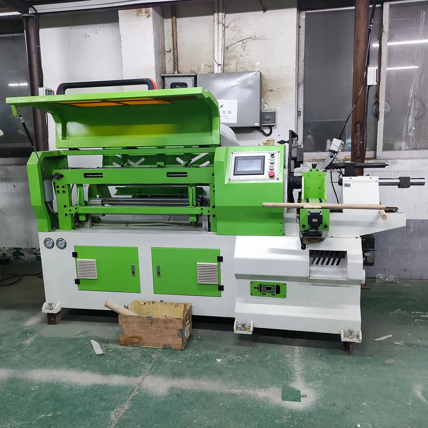 PL450 Automatic feeding wood lathe machine with engraving wood turning lathe machine