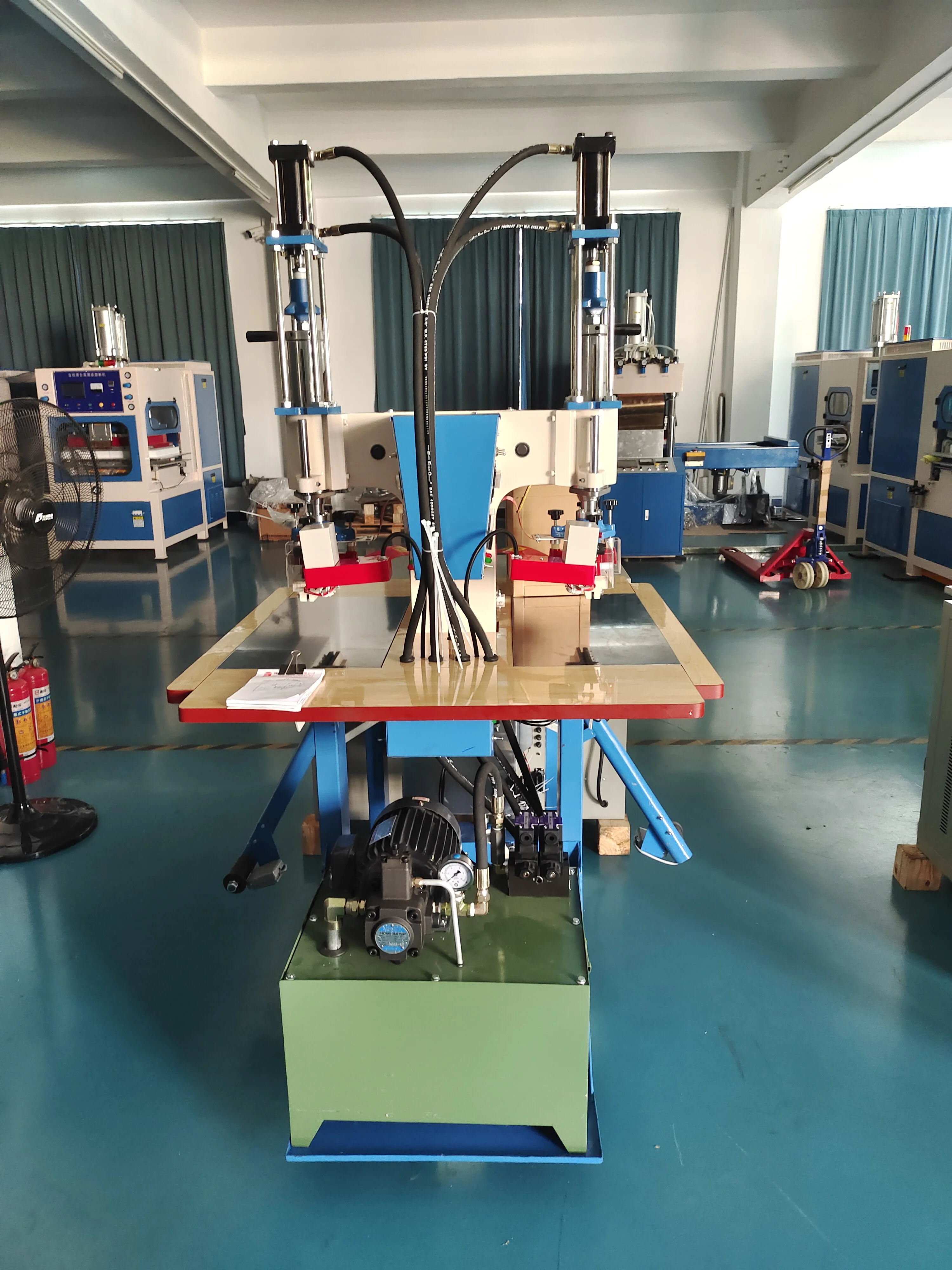 TPU/EVA/PVC badge/emblem/patch/trademark high frequency embossing machine