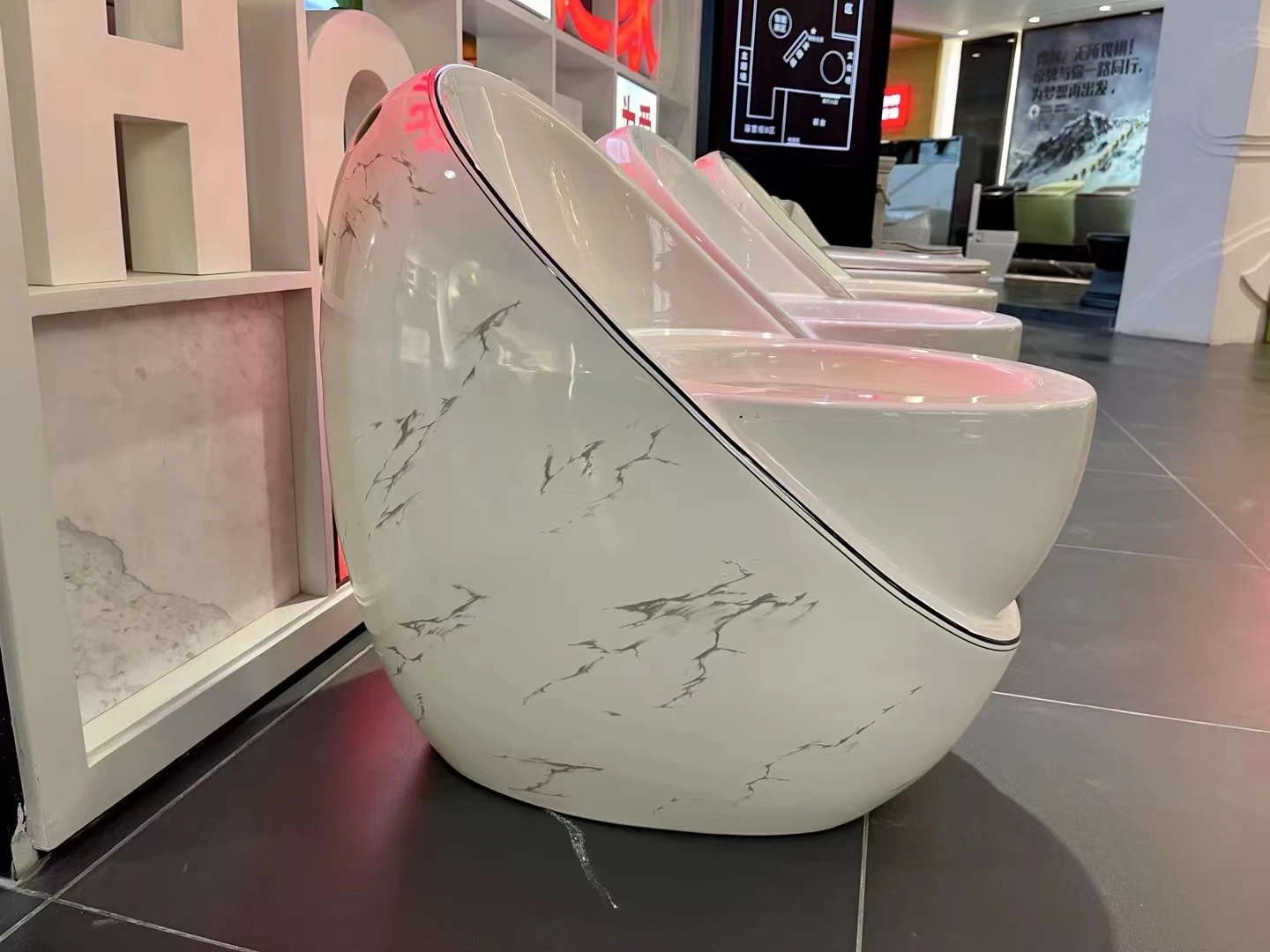 Space Capsule Egg Shape Floor Mounted Colorful Porcelain Sanitary Ware Water Closet Bathroom Ceramic Siphonic One Piece Toilet